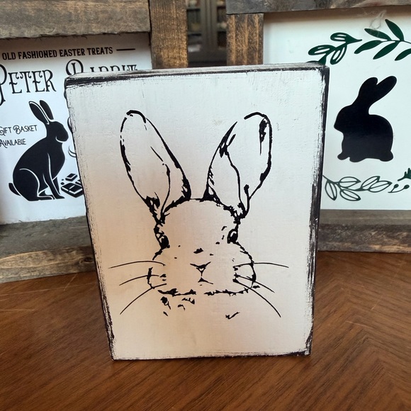 Rustic Rabbit-Themed Wooden Frame Set - Picture 2 of 6